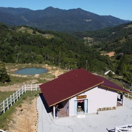 Cabana Recanto Do Arruda Para Casal Em Aguas Mornas Εξωτερικό φωτογραφία