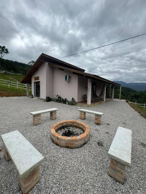 Cabana Recanto Do Arruda Para Casal Em Aguas Mornas Εξωτερικό φωτογραφία